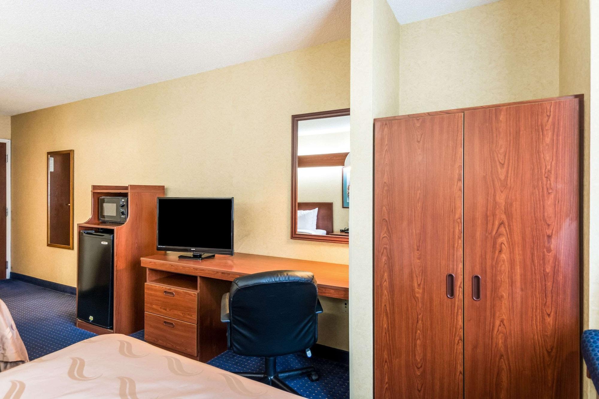 Quality Inn Chester - South Richmond Bagian luar foto