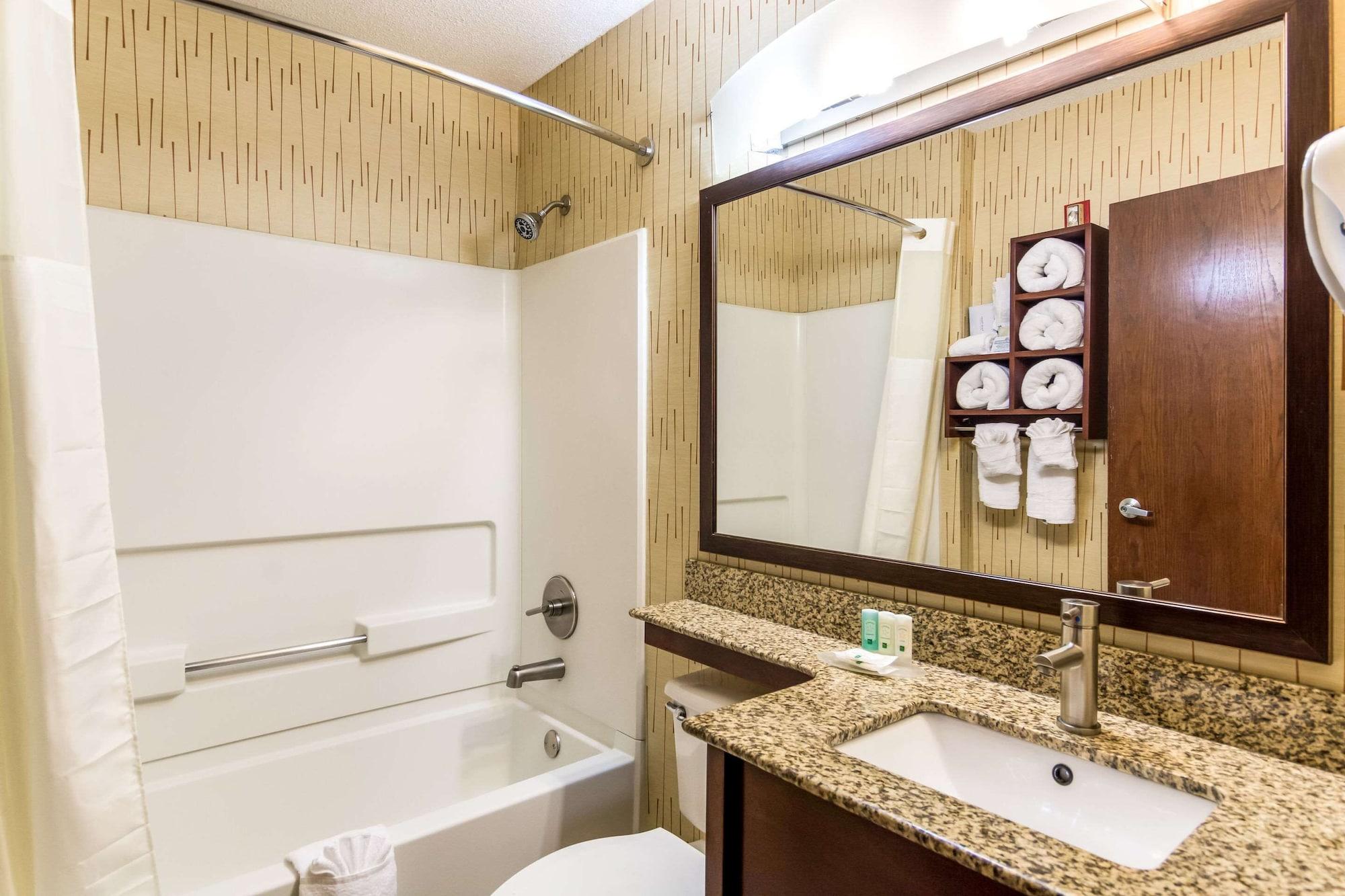 Quality Inn Chester - South Richmond Bagian luar foto