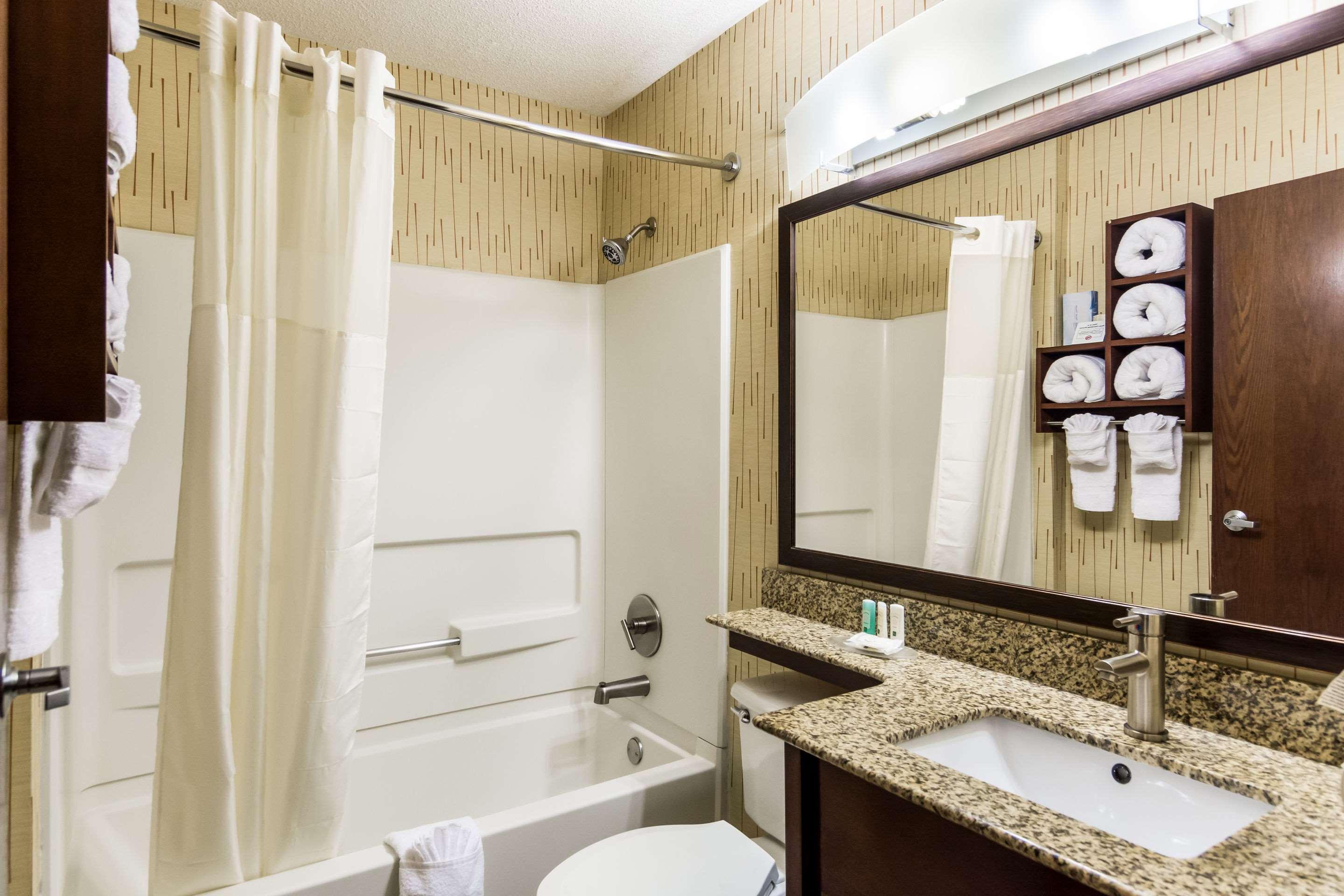 Quality Inn Chester - South Richmond Bagian luar foto