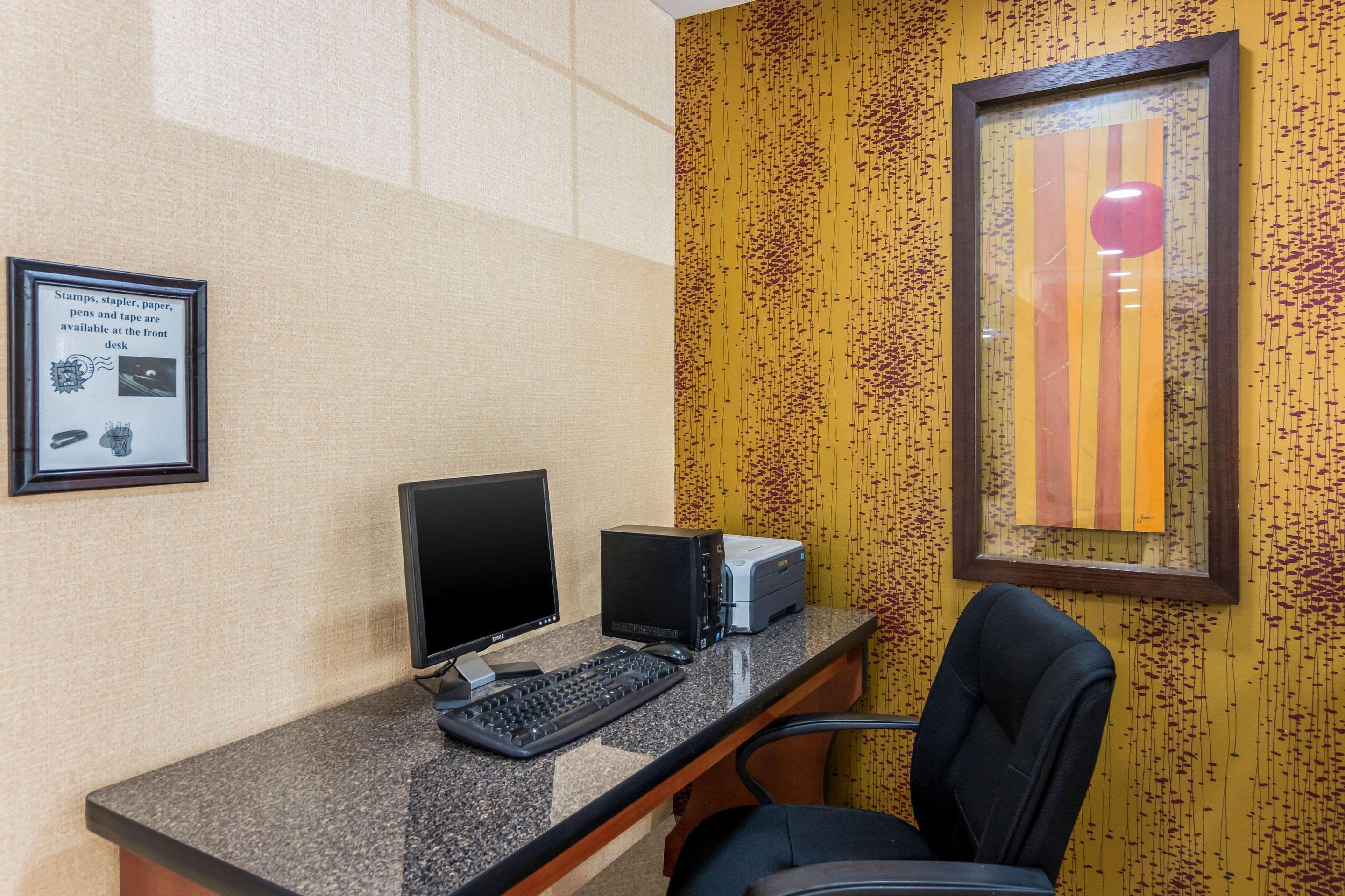 Quality Inn Chester - South Richmond Bagian luar foto