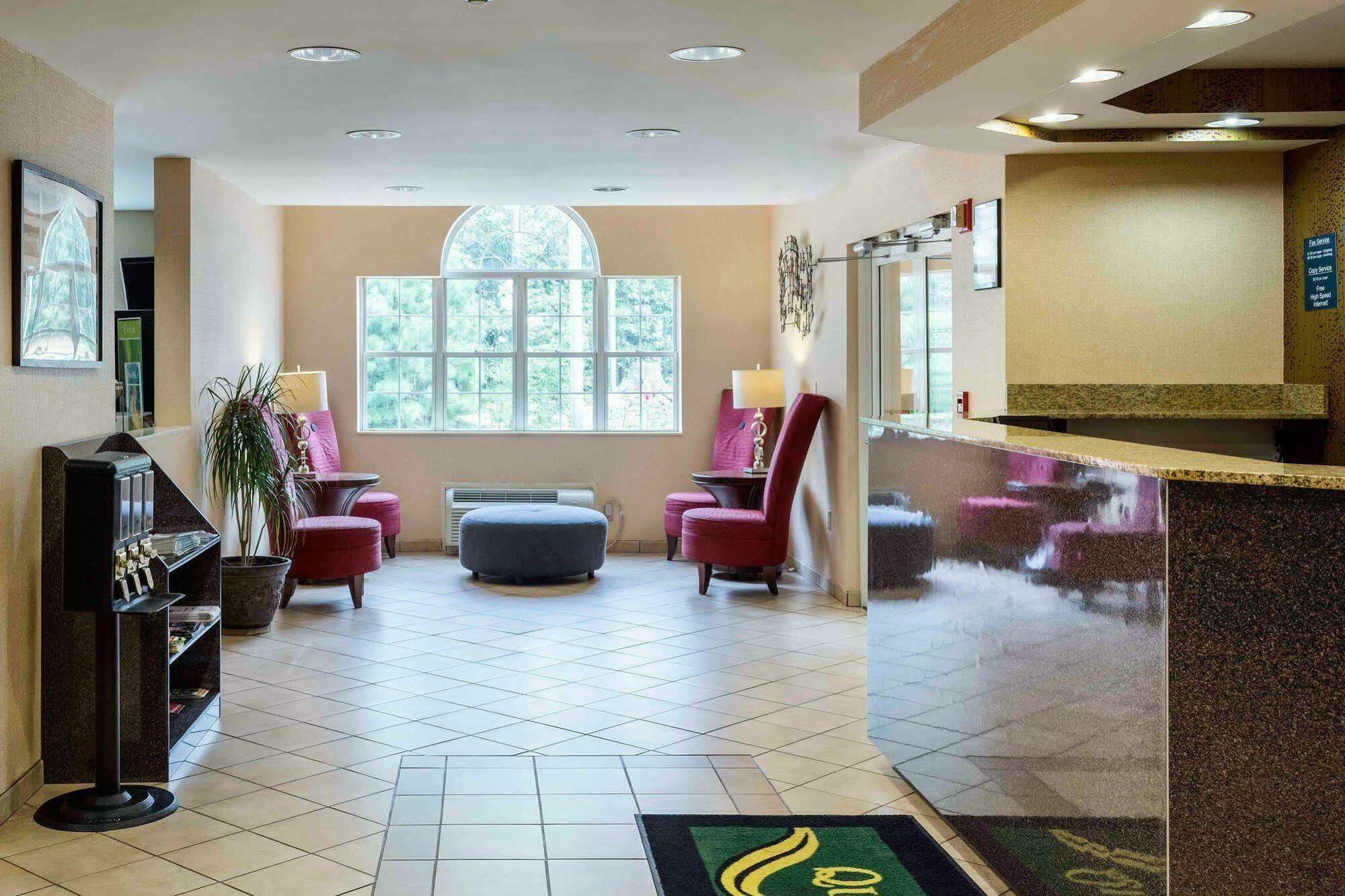 Quality Inn Chester - South Richmond Bagian luar foto