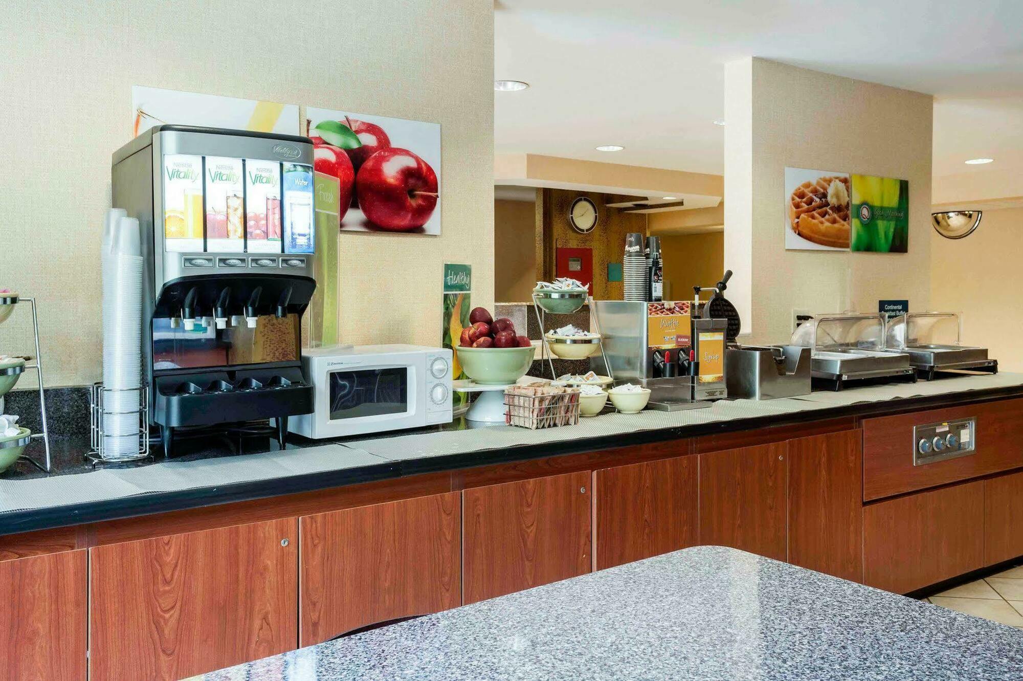 Quality Inn Chester - South Richmond Bagian luar foto